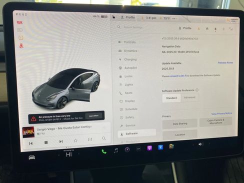 Used 2020 Tesla Model 3 Standard Range Plus image 14