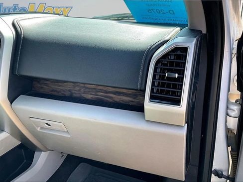 Used 2018 Ford F150 Lariat w/ Equipment Group 502A Luxury AWD/4WD image 32