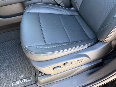 New 2026 GMC Yukon XL Denali w/ Denali Reserve Package AWD/4WD image 18