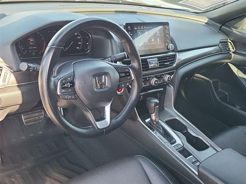 Used 2019 Honda Accord Sport image 2