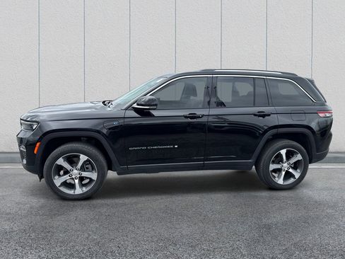 Used 2023 Jeep Grand Cherokee 4WD 4xe image 4