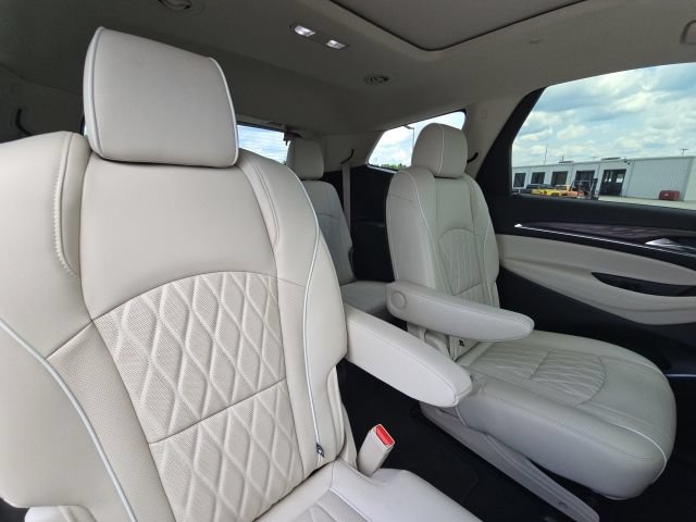 Used 2023 Buick Enclave Avenir w/ Avenir Technology Package FWD image 17