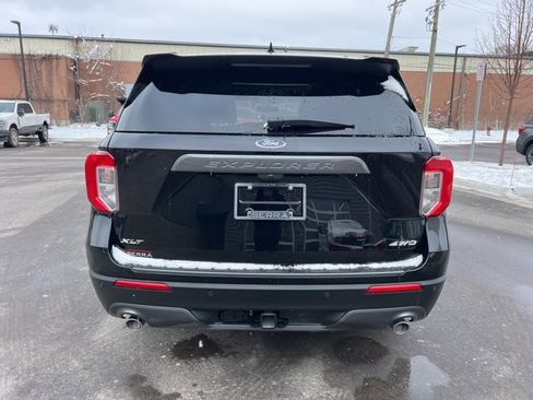 Used 2023 Ford Explorer XLT w/ Equipment Group 202A image 6