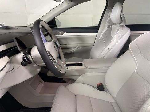 Used 2025 Volvo EX90 Ultra AWD/4WD image 20