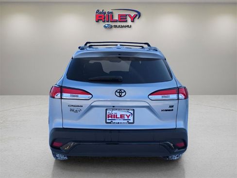 Used 2023 Toyota Corolla Cross SE image 4