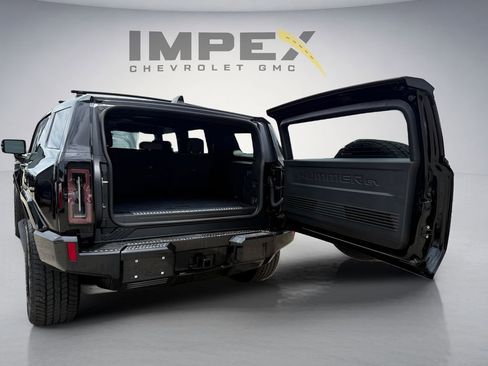 Used 2025 GMC Hummer EV 3X w/ LPO, Roof Cross Rail Package AWD/4WD image 10