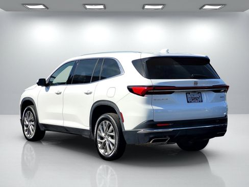 Used 2025 Buick Enclave Preferred FWD image 6