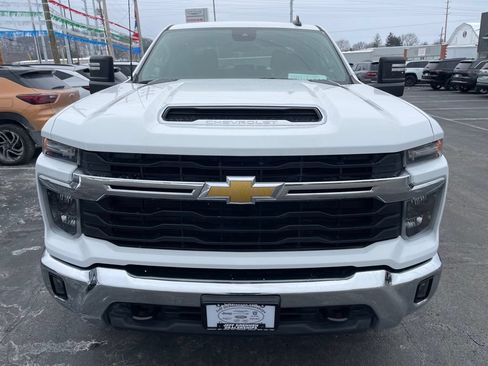 Used 2025 Chevrolet Silverado 2500 LT w/ Convenience Package AWD/4WD image 5