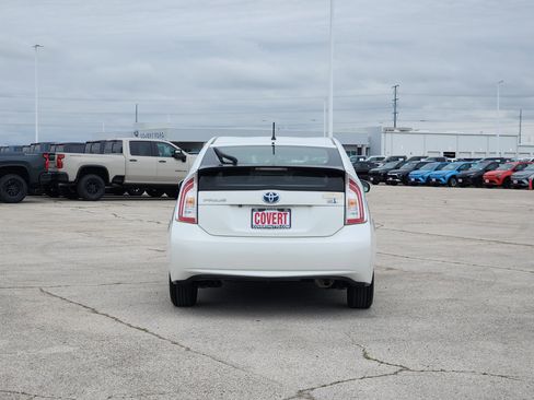 Used 2015 Toyota Prius Two FWD image 6