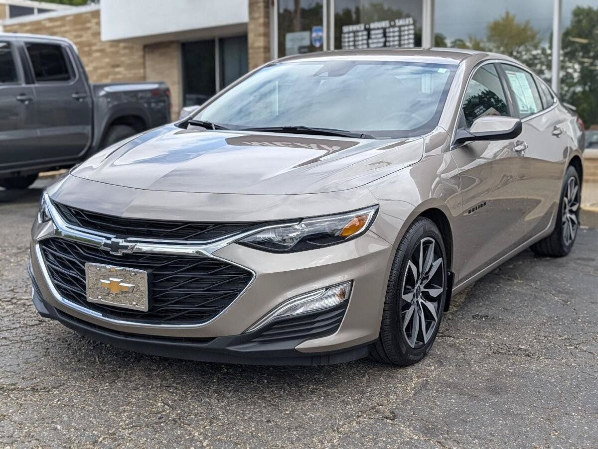 Used 2025 Chevrolet Malibu RS FWD image 4