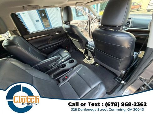 Used 2015 Toyota Highlander Limited w/ Driver Technology Package FWD image 24