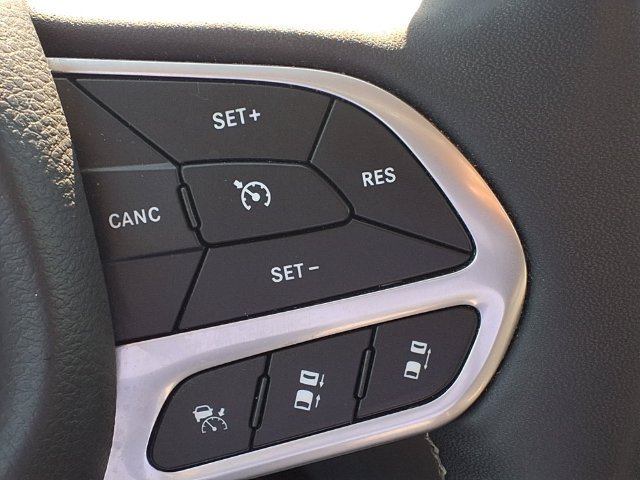 Used 2024 Chrysler Pacifica Touring-L FWD image 14