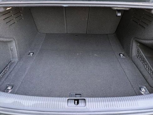 Used 2019 Audi A4 2.0T Premium w/ Convenience Package image 6