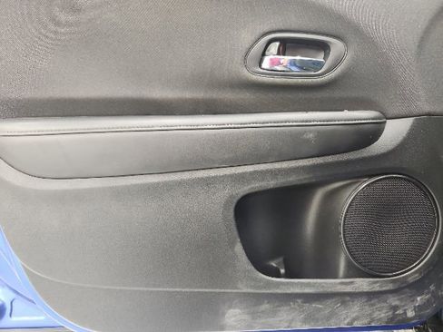Used 2021 Honda HR-V Sport image 11