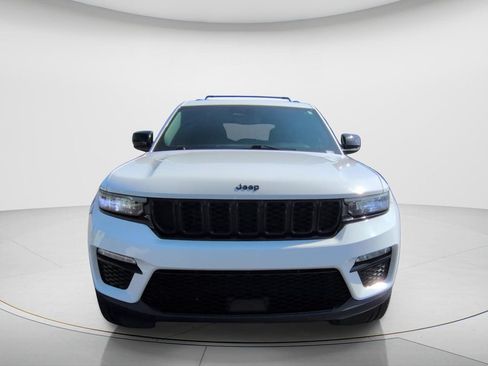 Used 2024 Jeep Grand Cherokee Limited w/ Black Appearance Package AWD/4WD image 2