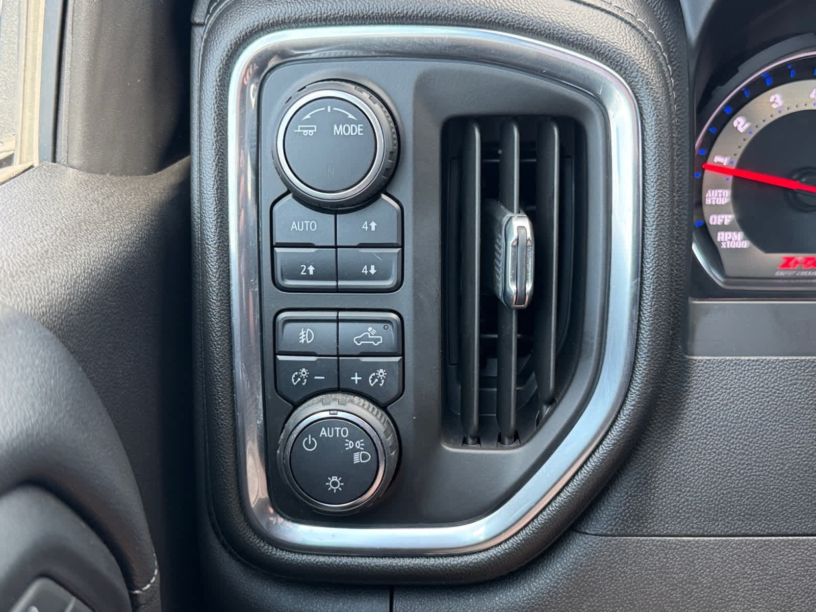 Used 2020 Chevrolet Silverado 1500 RST w/ All-Star Edition AWD/4WD image 18