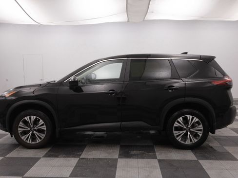 Used 2023 Nissan Rogue SV image 4