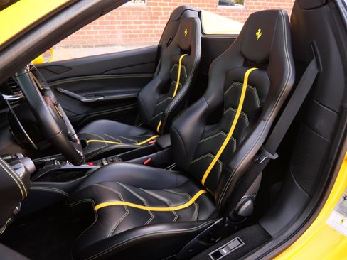 Used 2018 Ferrari 488 Spider RWD image 22