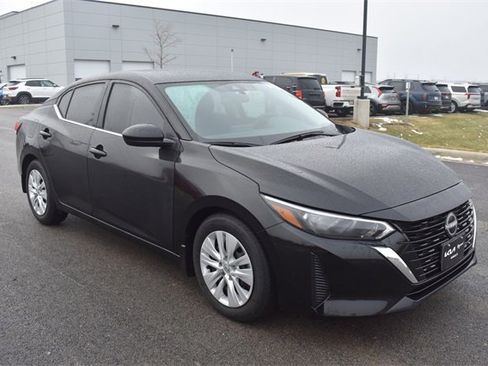 Used 2025 Nissan Sentra S image 10