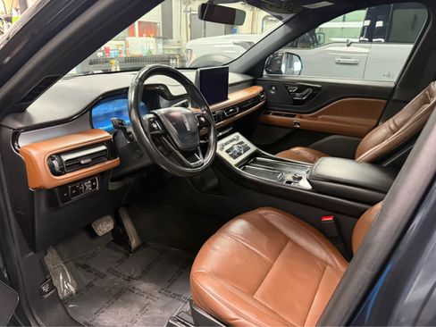 Used 2023 Lincoln Aviator Reserve w/ Equipment Group 201A AWD/4WD image 9