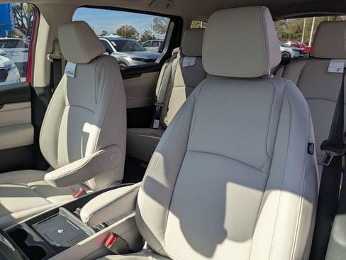 Certified 2026 Honda Odyssey EX-L image 24