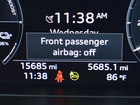 Used 2024 Audi Q4 e-tron Premium Plus image 24