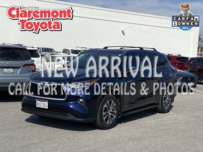 Used 2021 Toyota Highlander XLE