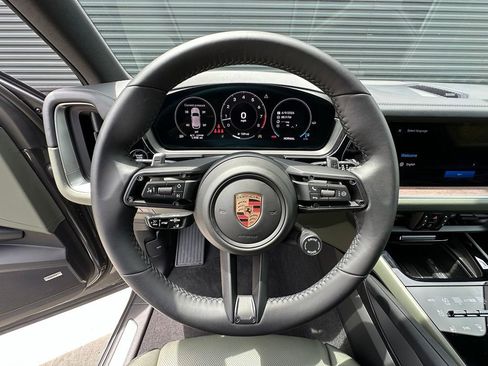 Certified 2026 Porsche Cayenne S AWD/4WD image 24