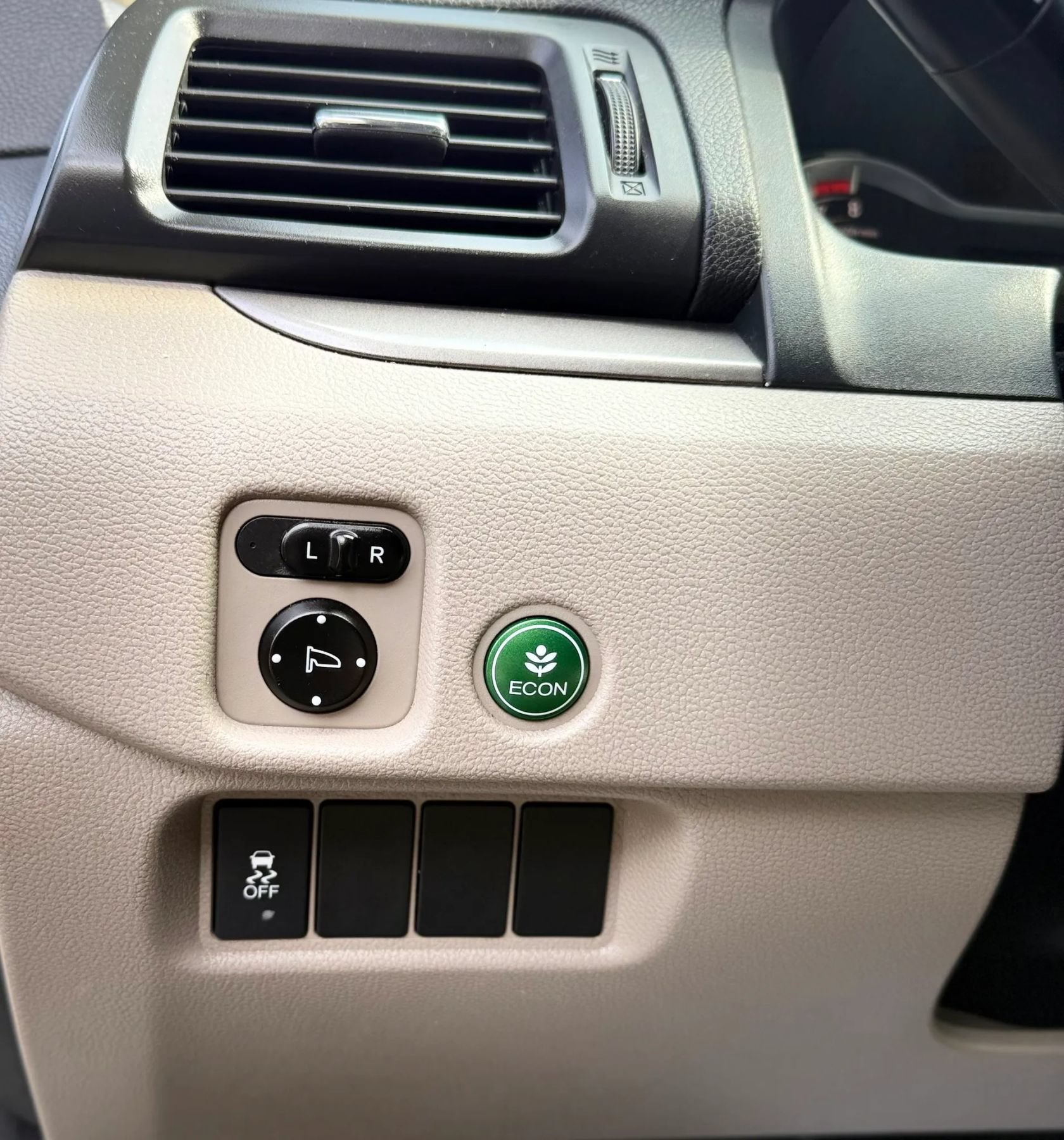 Used 2016 Honda Pilot LX image 21