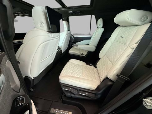 Used 2026 Cadillac Escalade Platinum Sport w/ LPO, ONYX Package AWD/4WD image 19