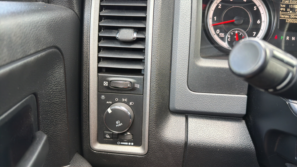 Used 2015 RAM 1500 Tradesman w/ Popular Equipment Group AWD/4WD image 18