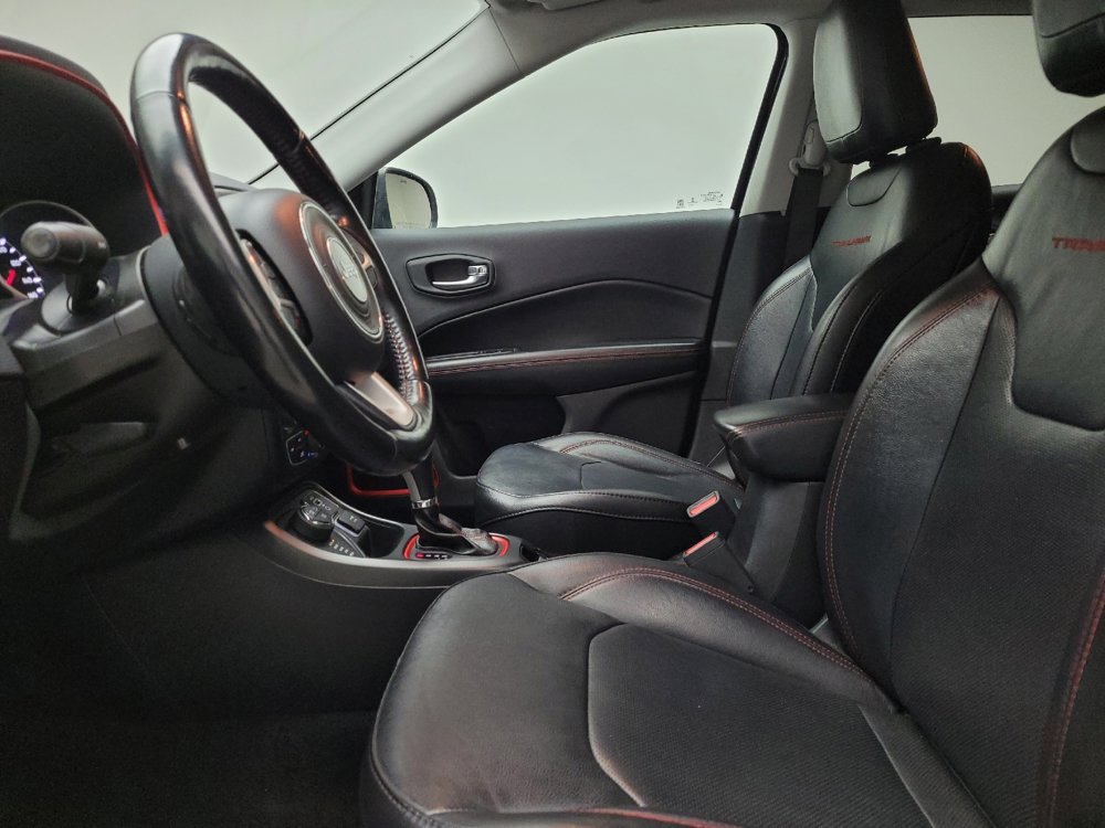 Used 2020 Jeep Compass Trailhawk w/ Leather Interior Group AWD/4WD image 17