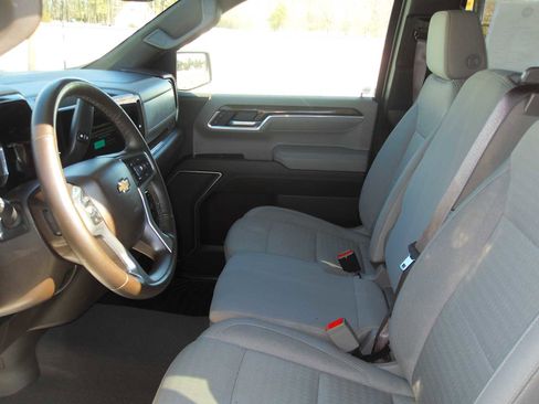 Used 2025 Chevrolet Silverado 1500 LT AWD/4WD image 27