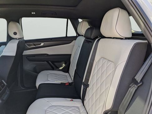 New 2026 Volkswagen Atlas Cross Sport SEL Premium R-Line AWD/4WD image 17