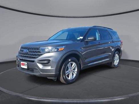 Certified 2023 Ford Explorer XLT image 1