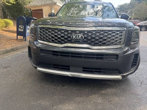Used 2020 Kia Telluride LX AWD/4WD image 2