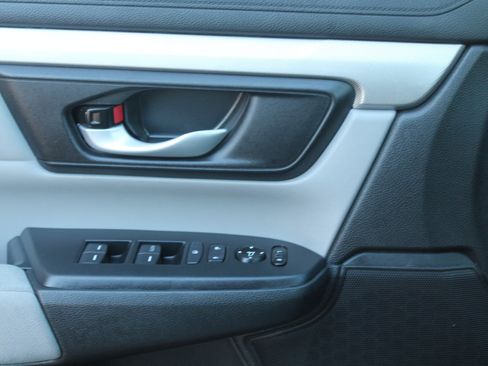 Used 2018 Honda CR-V LX image 13
