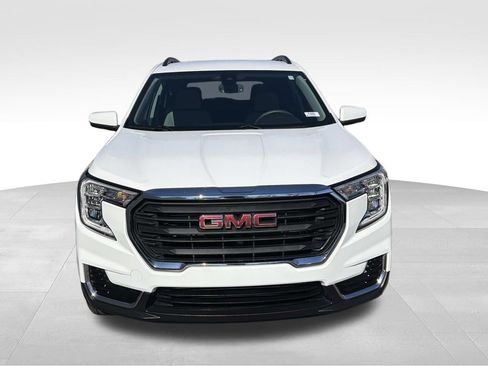 Used 2023 GMC Terrain SLE w/ Driver Convenience Package image 8