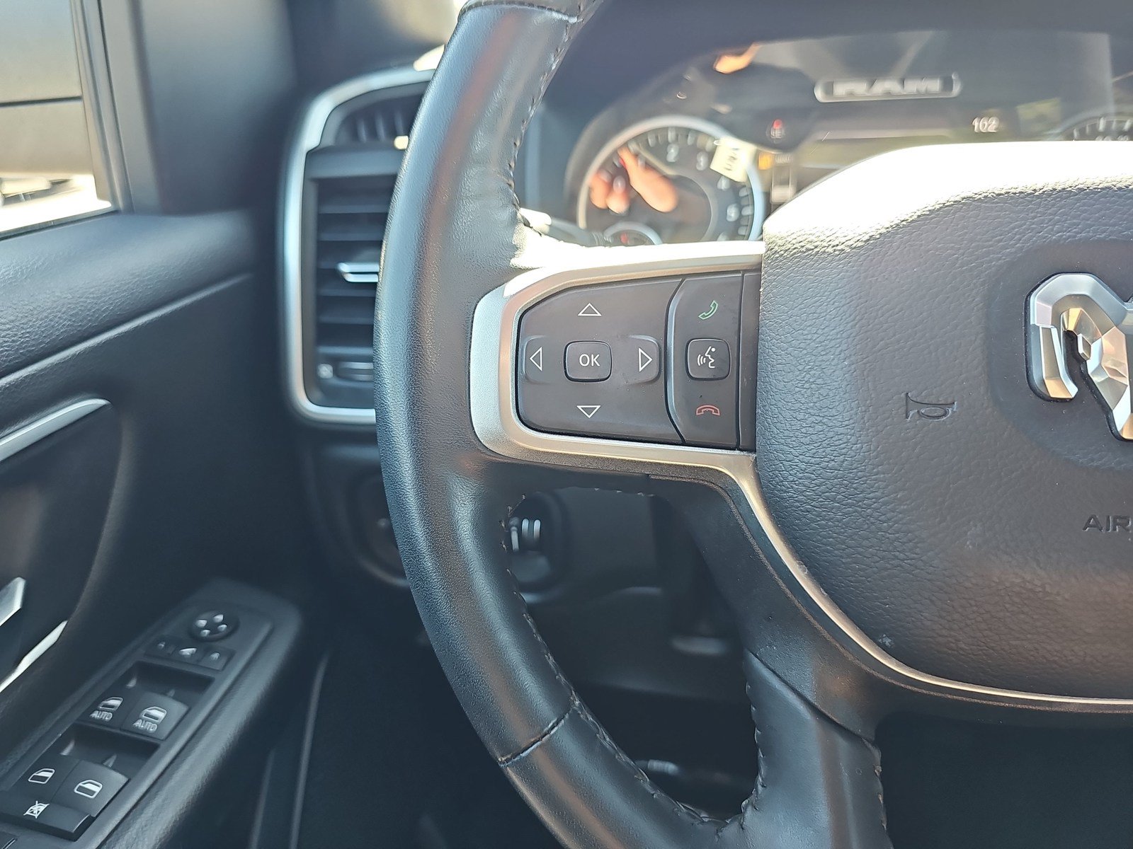 Used 2022 RAM 1500 Big Horn AWD/4WD image 14