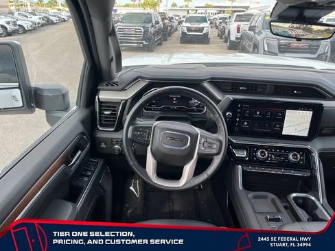 Used 2025 GMC Sierra 3500 Denali w/ Denali Reserve Package AWD/4WD image 13