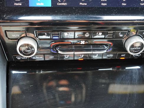 Certified 2025 Jeep Grand Cherokee L Summit AWD/4WD image 33