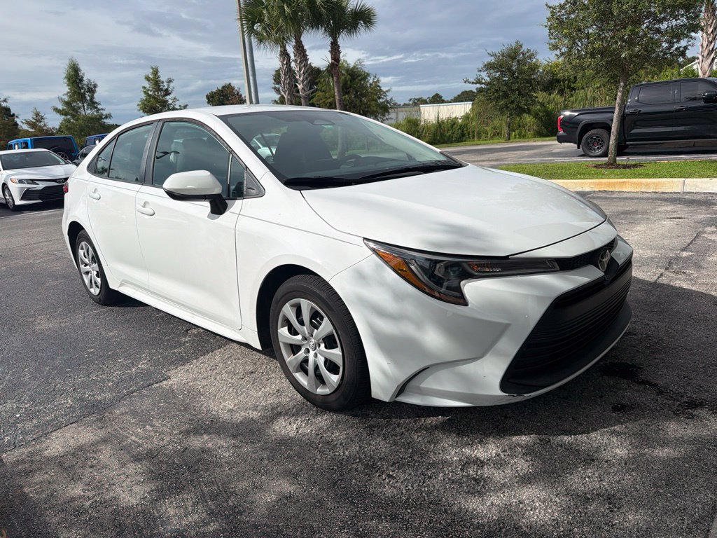 Used 2024 Toyota Corolla LE FWD image 2
