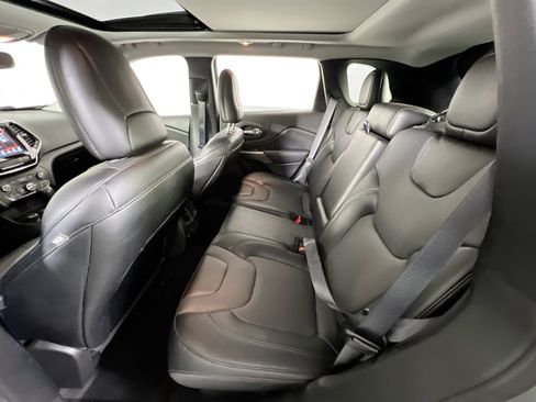 Used 2022 Jeep Cherokee Limited image 21