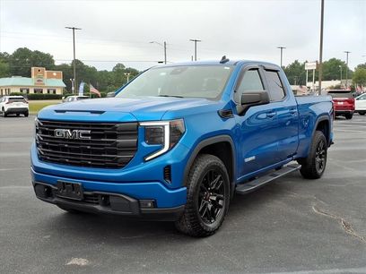 Used 2023 GMC Sierra 1500 Elevation w/ LPO, Elevation Black Package