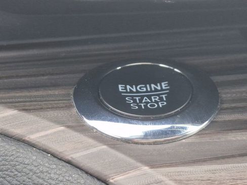 Used 2022 Ford Explorer Limited w/ Equipment Group 301A image 28