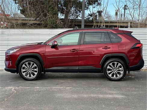 Used 2019 Toyota RAV4 XLE Premium image 13