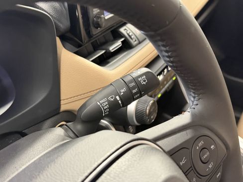 Used 2019 Toyota RAV4 XLE Premium FWD image 18