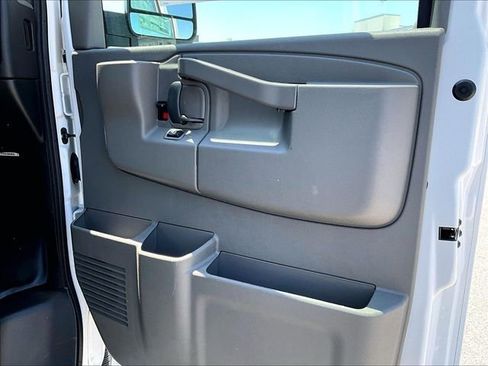 New 2025 Chevrolet Express 2500 w/ Enhanced Convenience Package RWD image 26