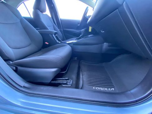 Used 2020 Toyota Corolla LE FWD image 23