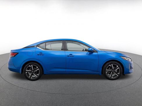 Used 2025 Nissan Sentra SV FWD image 10
